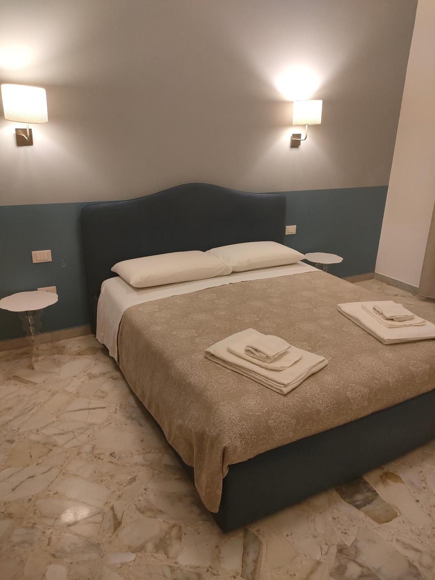 L'Angolo Di Oli' Lecce Exterior foto